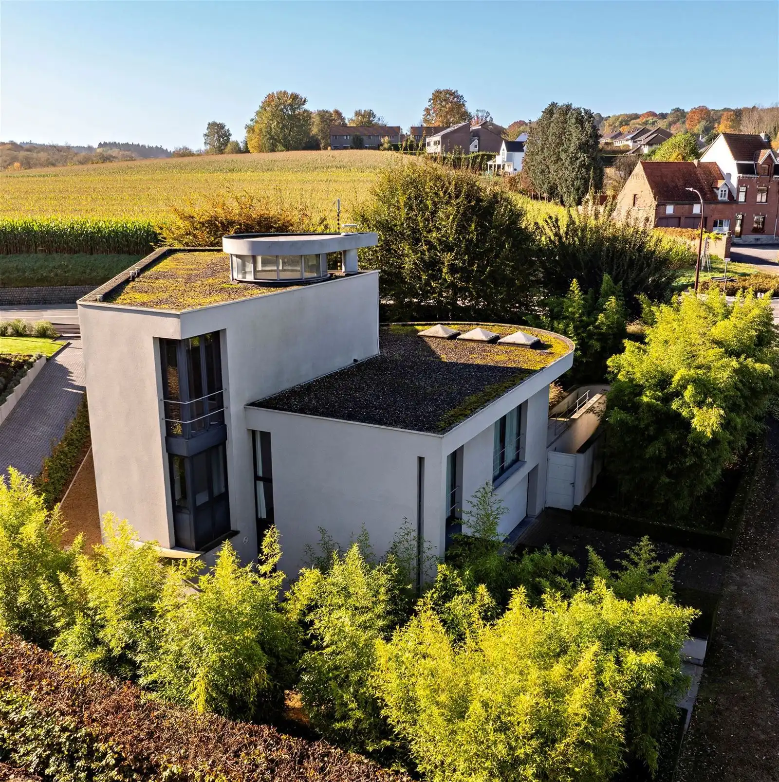 Villa met 3 slaapkamers & 2 badkamers te Dworp foto {{pictureIndex}}