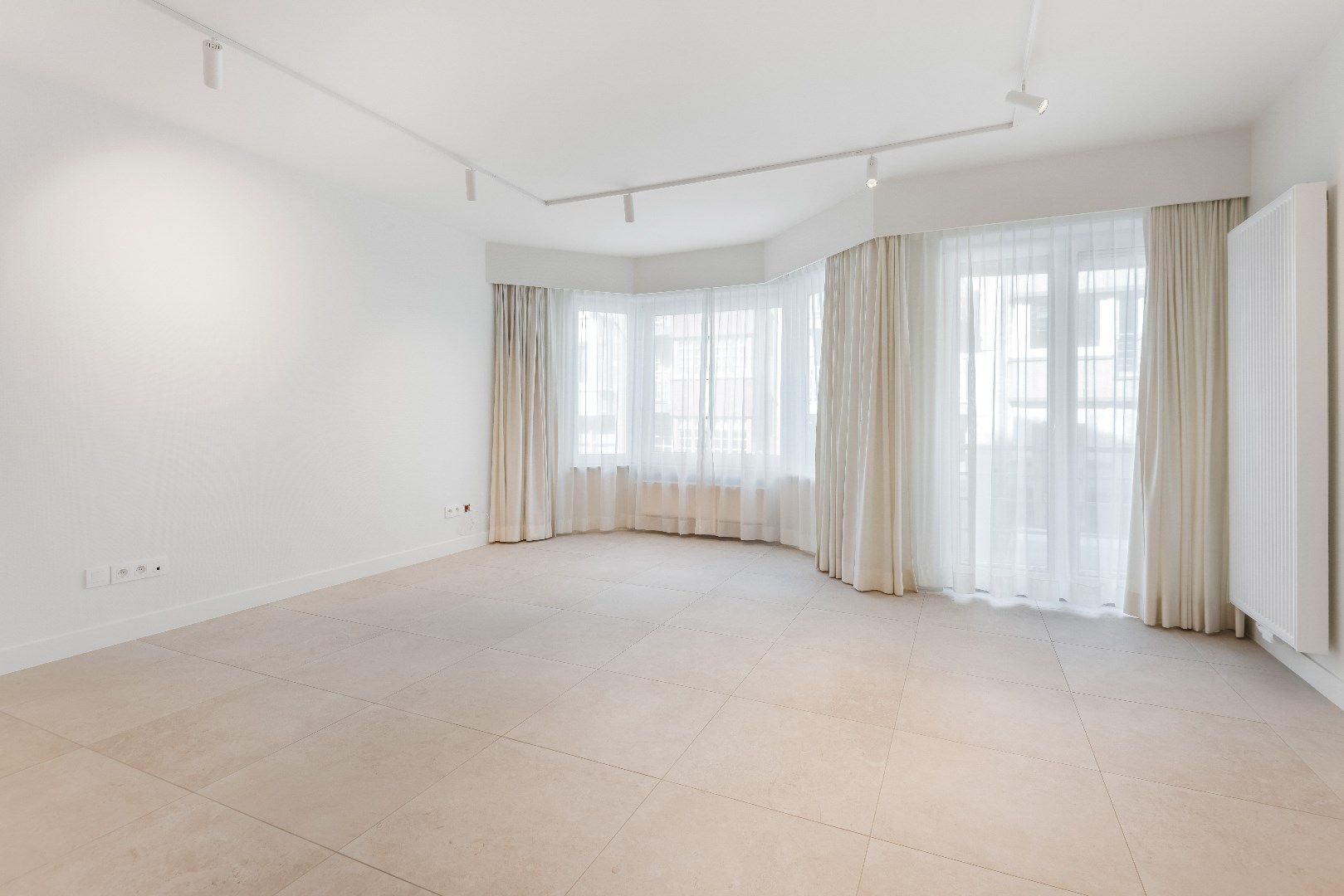 Prachtig gerenoveerd appartement met 2 slpk. gelegen in een rustige zijstraat van de Zeedijk ter hoogte van het Driehoeksplein. Garage mogelijk. foto 5