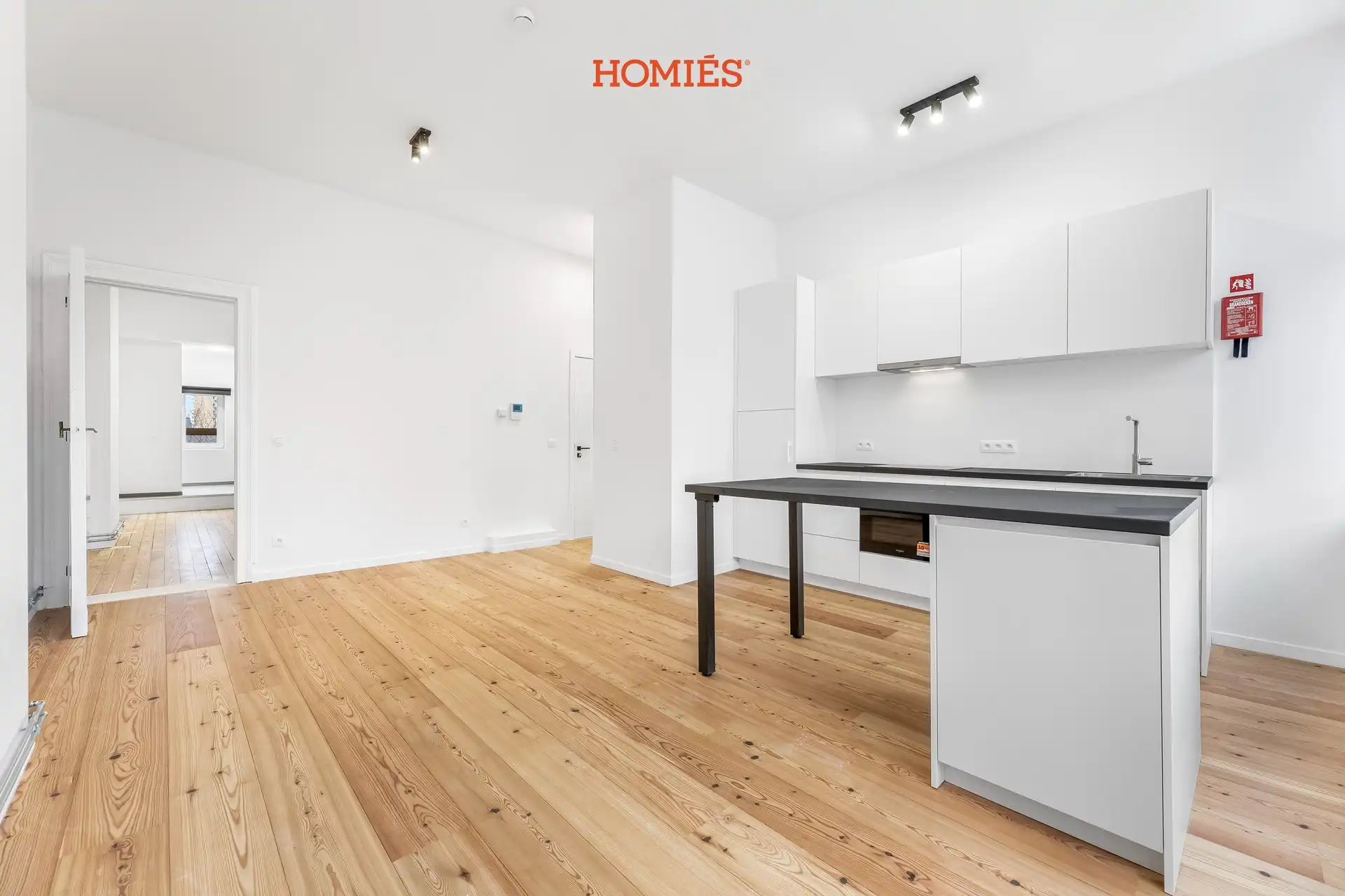 Gerenoveerd appartement met terras/balkon in historisch pand foto 12