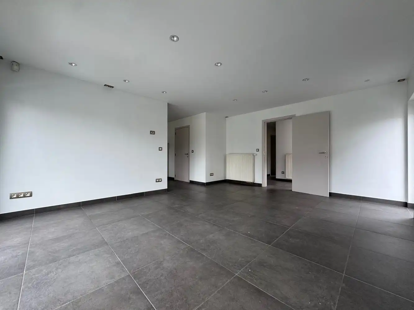 Glvl. app. met 3 slpks foto 4