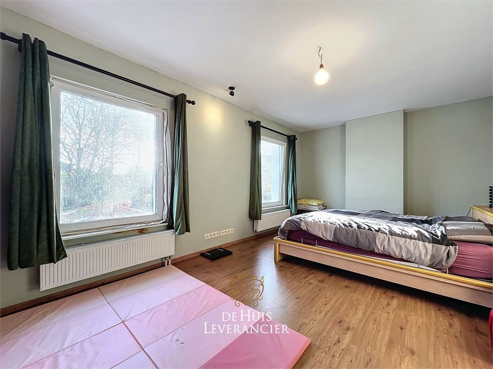 RUIME woning te koop (8 slpks, 2 badk) die ook perfect als tweewoonst kan dienen foto 37