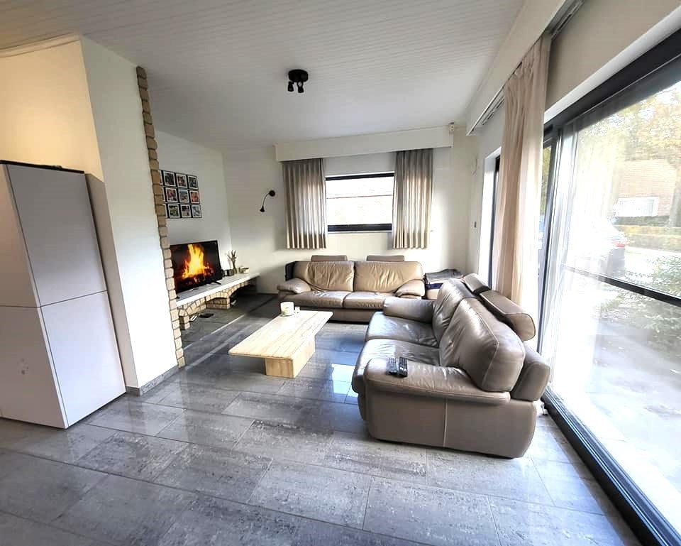 Gerenoveerde bungalow in Eppegem. foto 7