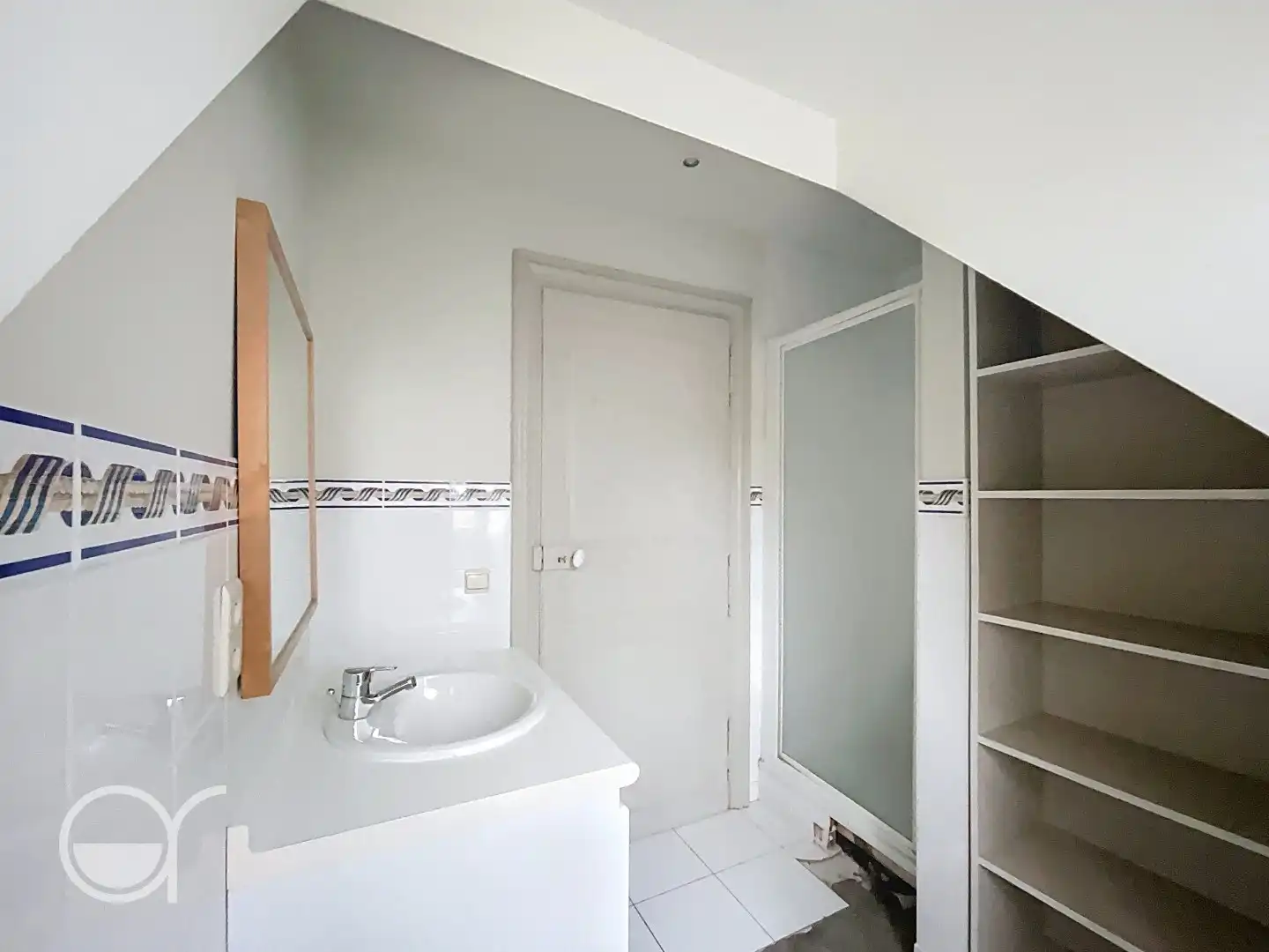 Mooie hoeve met bijgebouwen en zicht op kasteel foto 18