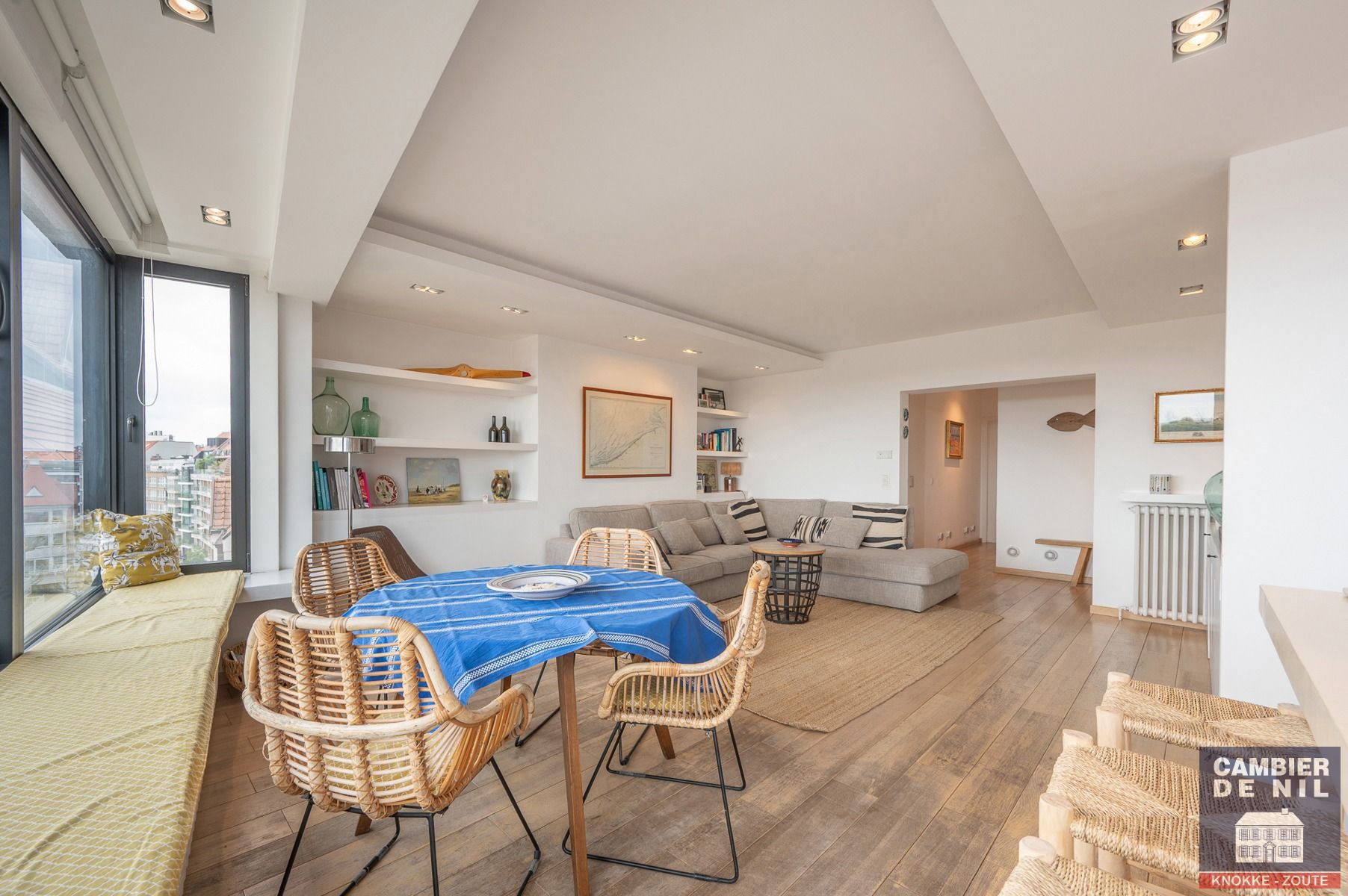 Instapklaar, lichtrijk en gemeubeld appartement aan het Albertplein foto 8