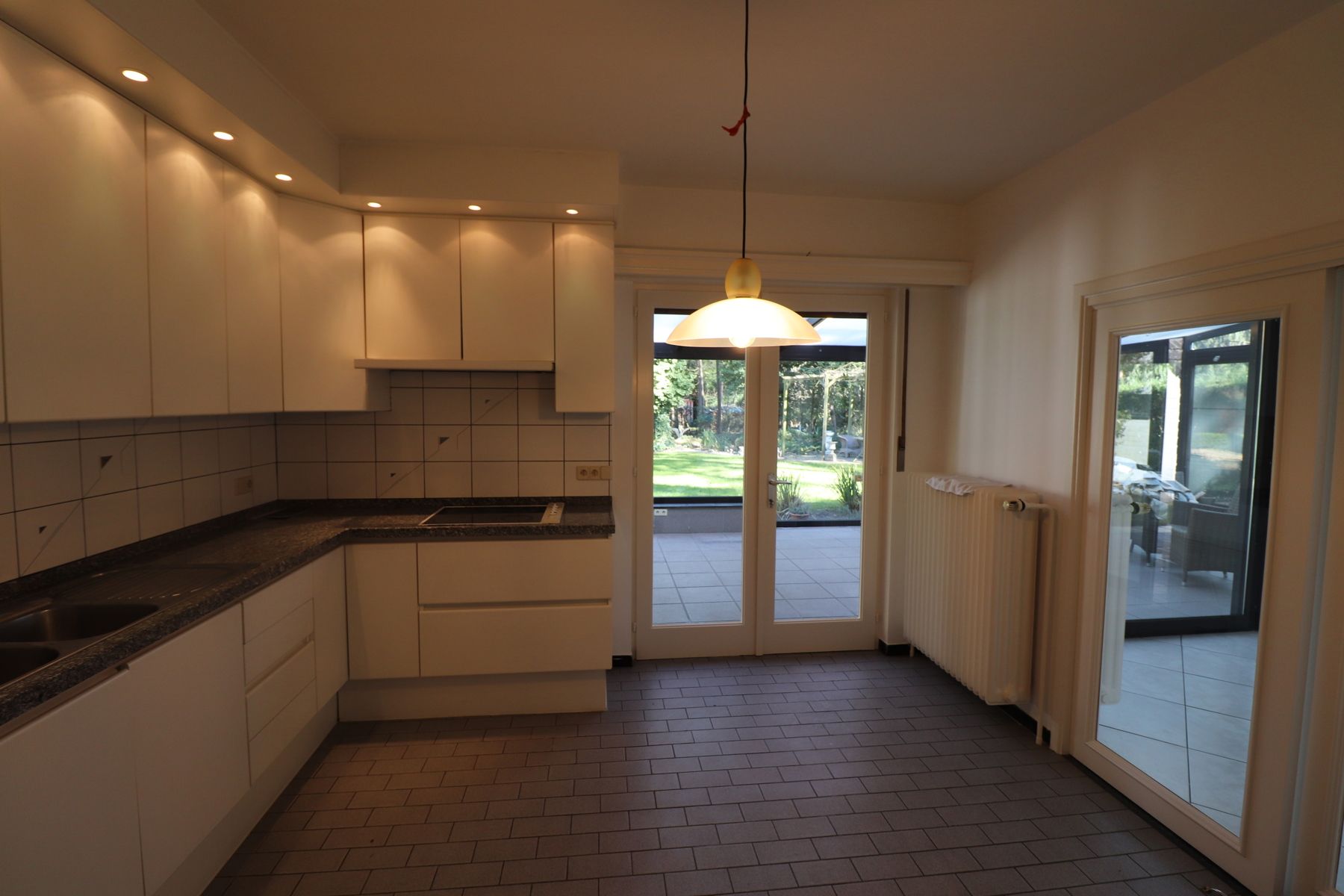 Charmante villa met 5 slaapkamers op een perceel van 1.785m² - Gelegen in een rustige en kindvriendelijke verkaveling. foto 6