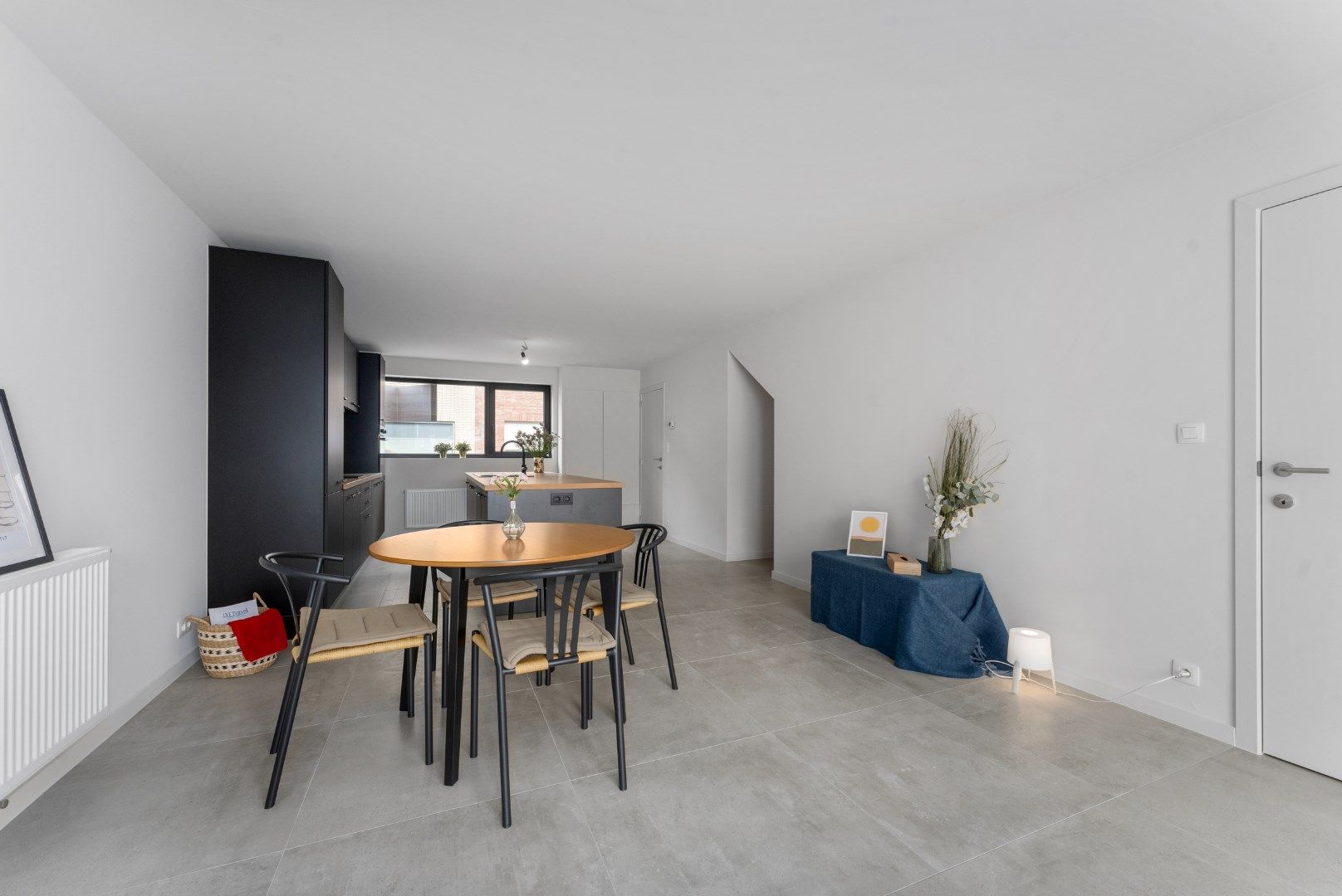 Instapklare, stijlvol gerenoveerde rijwoning in het hart van Bredene-Dorp foto 4