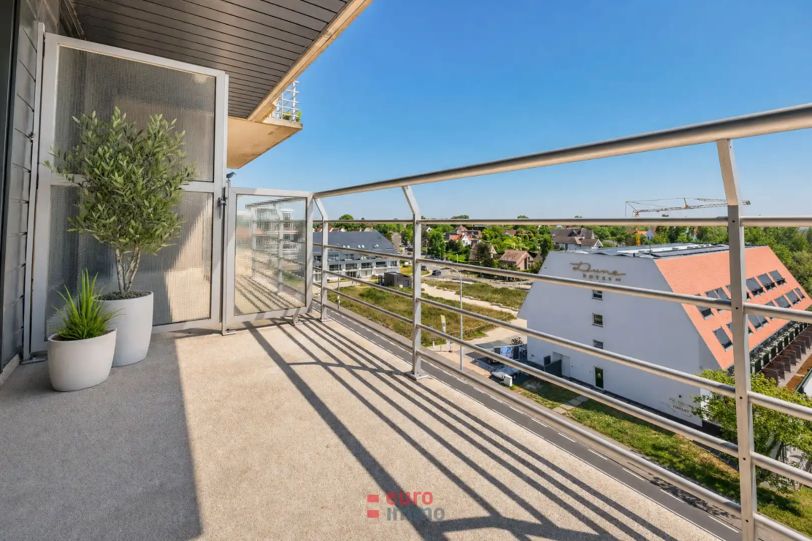 Appartement met 2 slaapkamers te koop op een zéér fel begeerde ligging te Nieuwpoort-bad! foto 4