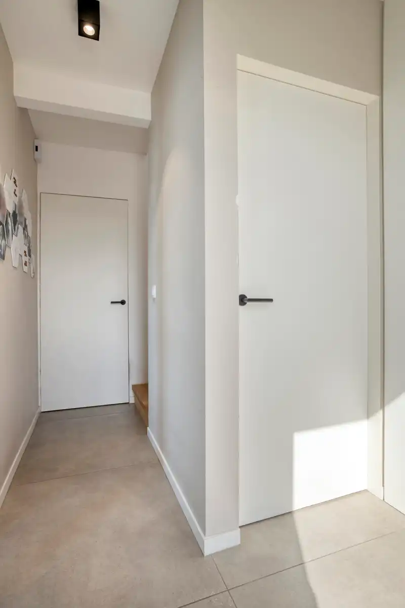 Volledig instapklare moderne halfopen woning in rustige wijk foto 4