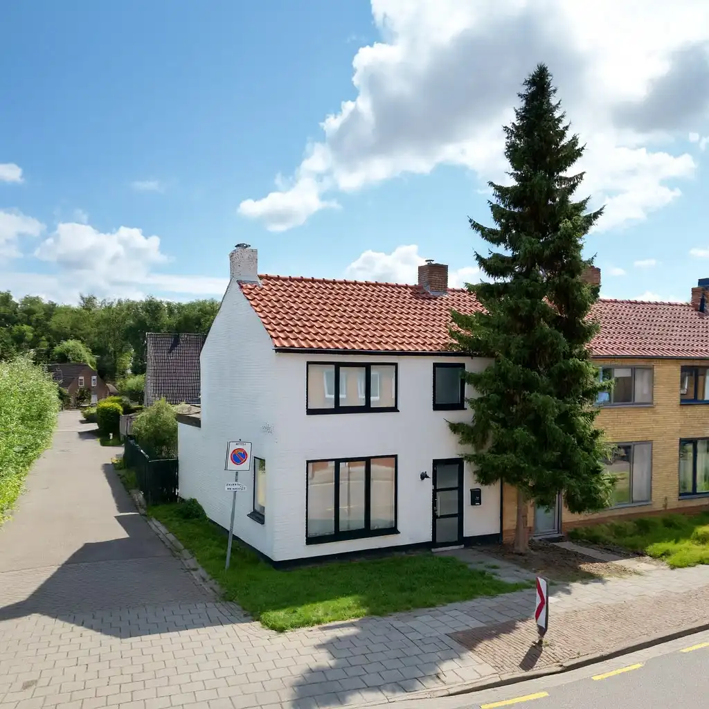 Ruime hoekwoning nabij centrum foto 2