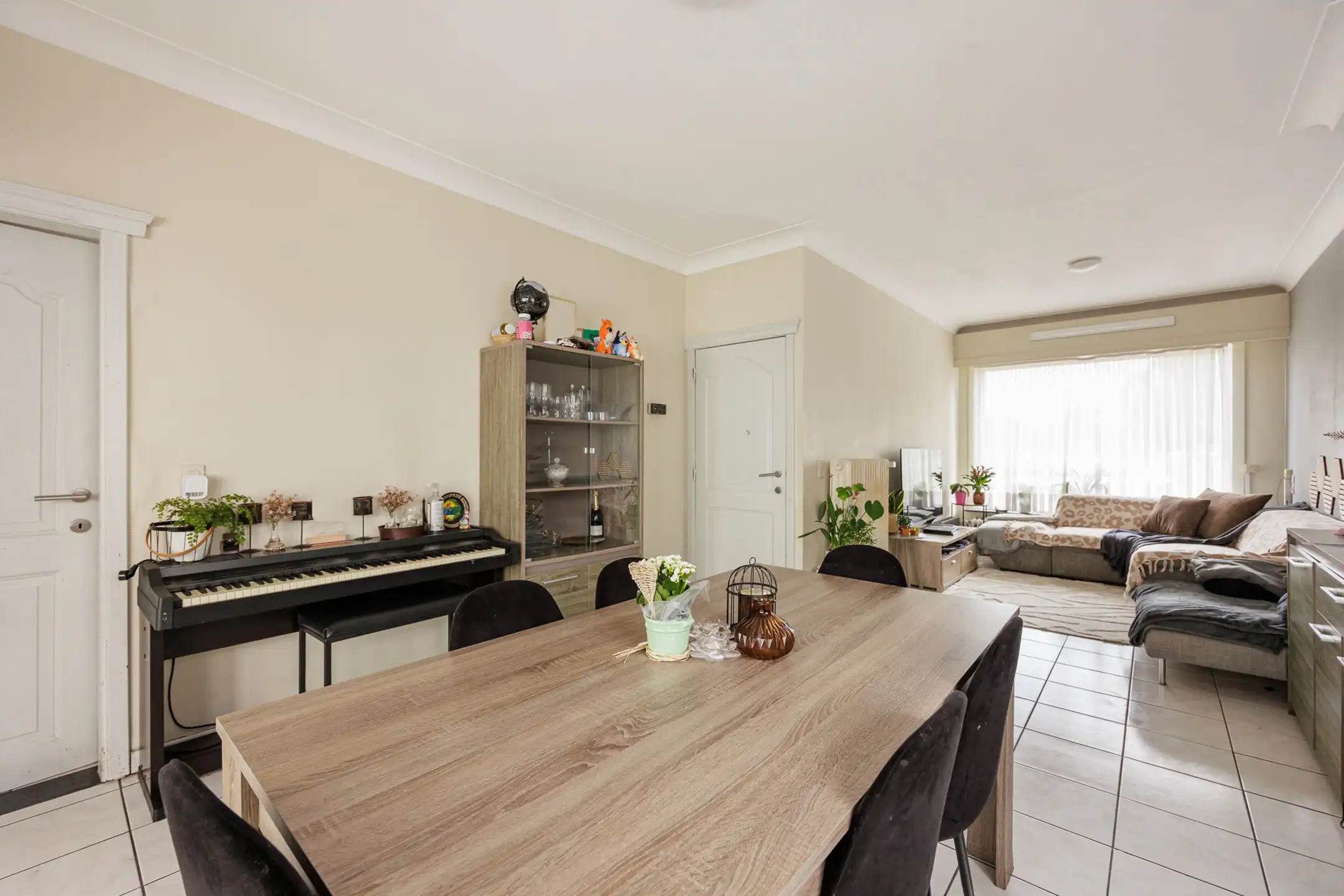 Op te frissen woning met 3slpk op gunstige locatie te Beerse foto 2