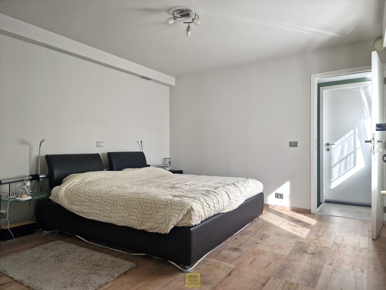 Ruim en instapklaar appartement met terras in het hart van Ninove foto 7