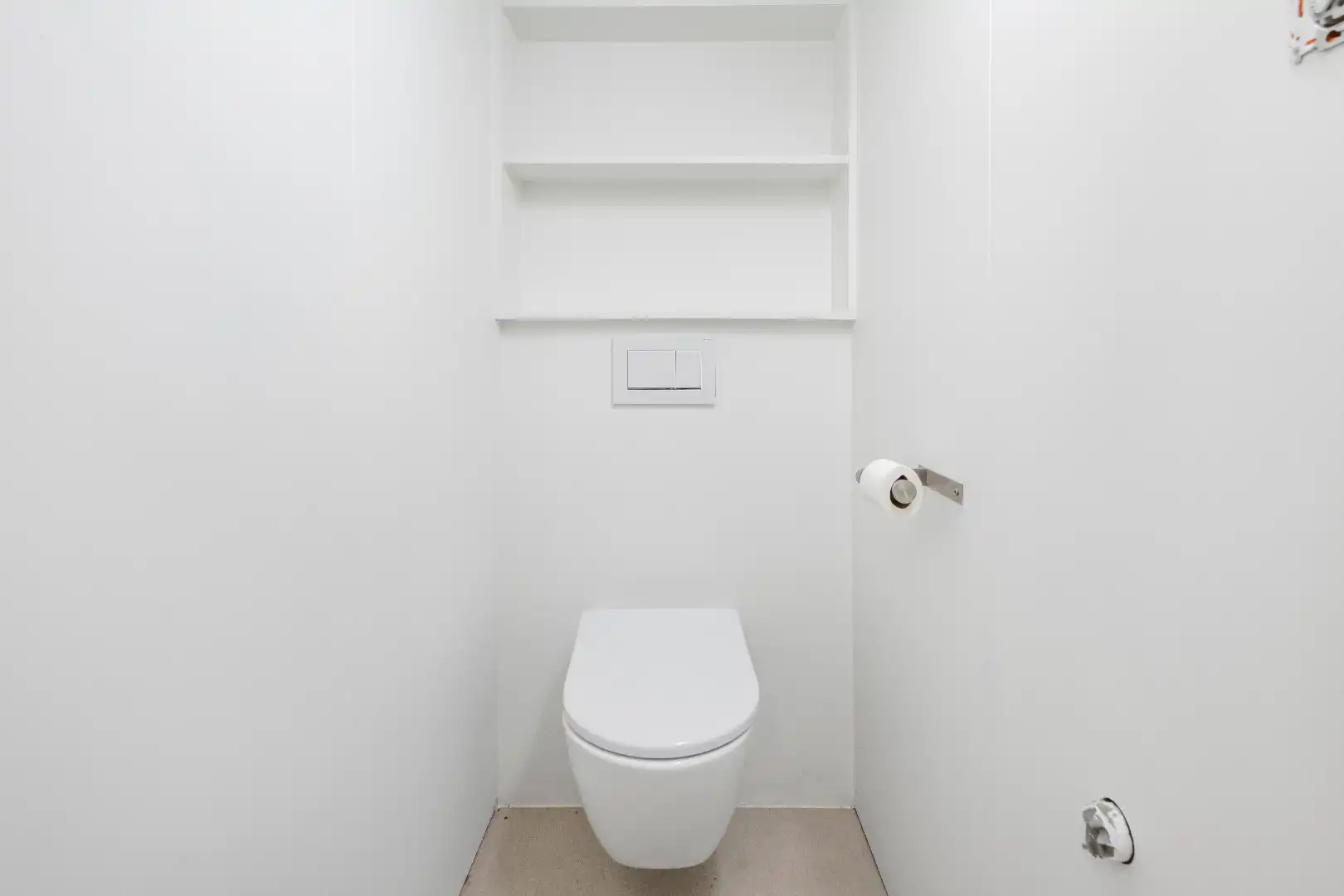 Hoek handelspand met grote zichtbaarheid, gelegen op de Zoutelaan vlakbij het commerciële centrum. foto 9