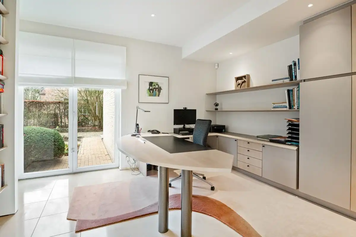 Uitzonderlijke villa op 3451 m² met 5 slaapkamers omgeven door groen. foto 10