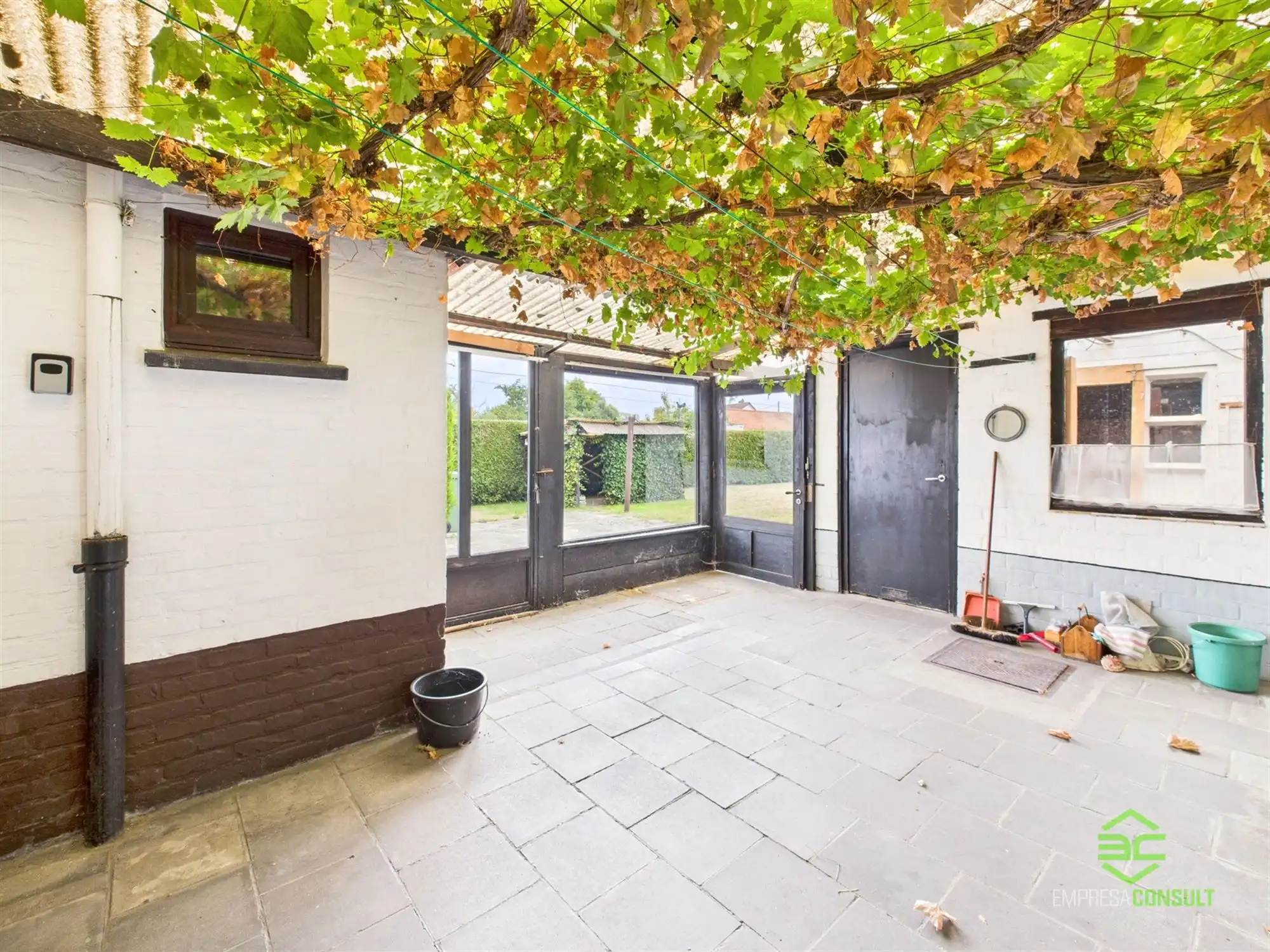 Op te frissen gezinswoning op een rustige locatie! foto 10