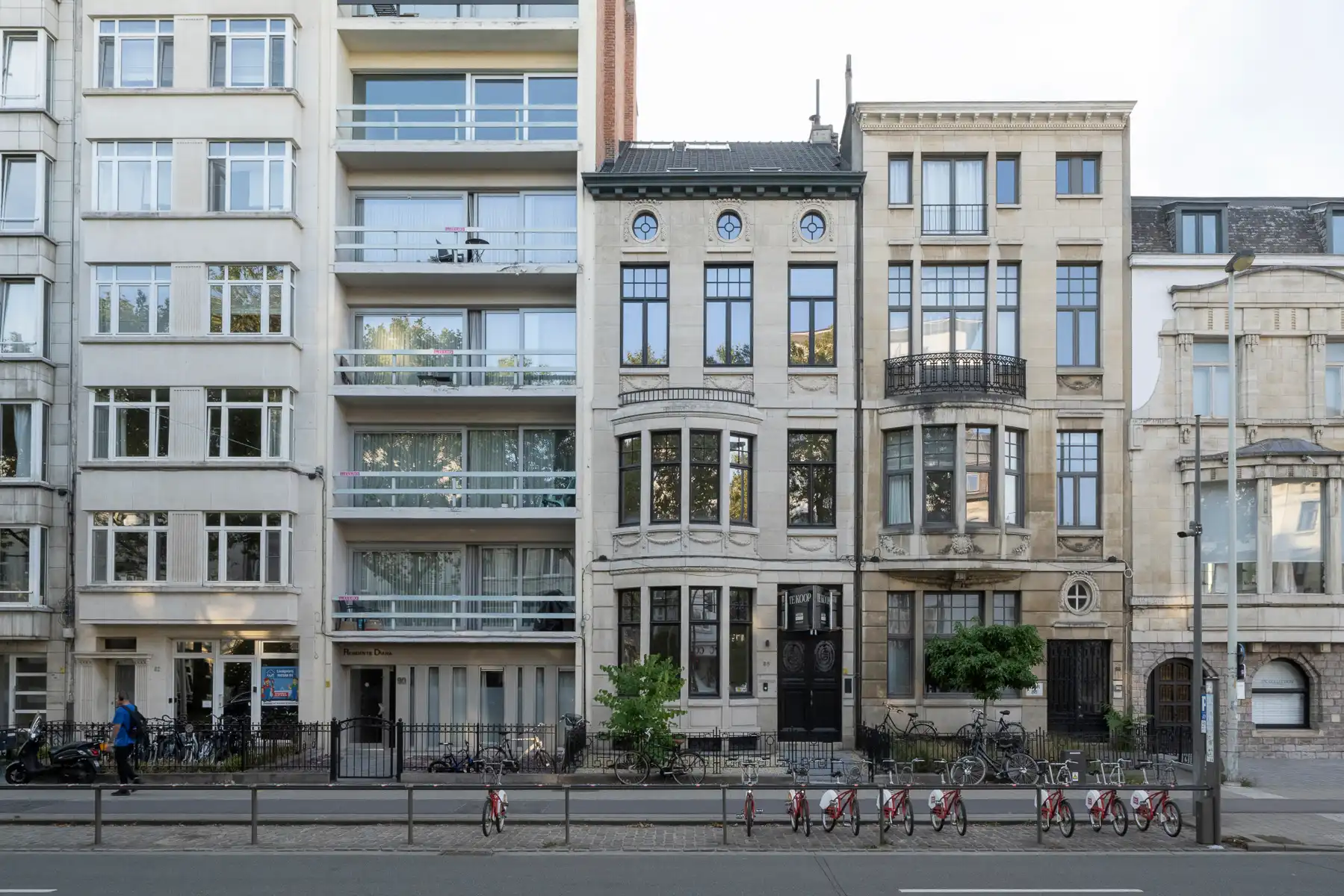 Luxueus gerenoveerde burgerwoning met tuin en terras foto 31
