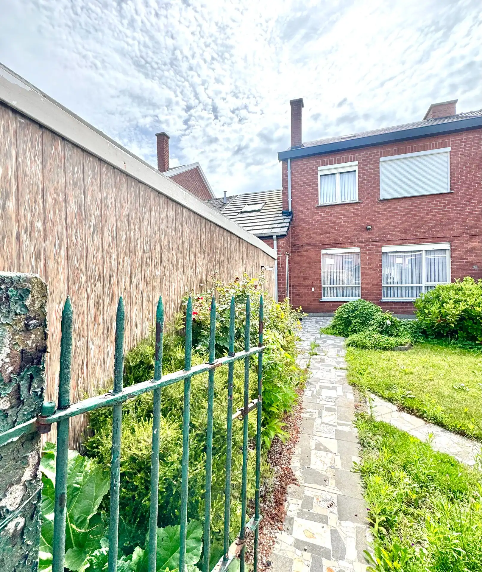 WONING | 4 KAMERS | TUIN| GARAGE | 157 M² foto 3