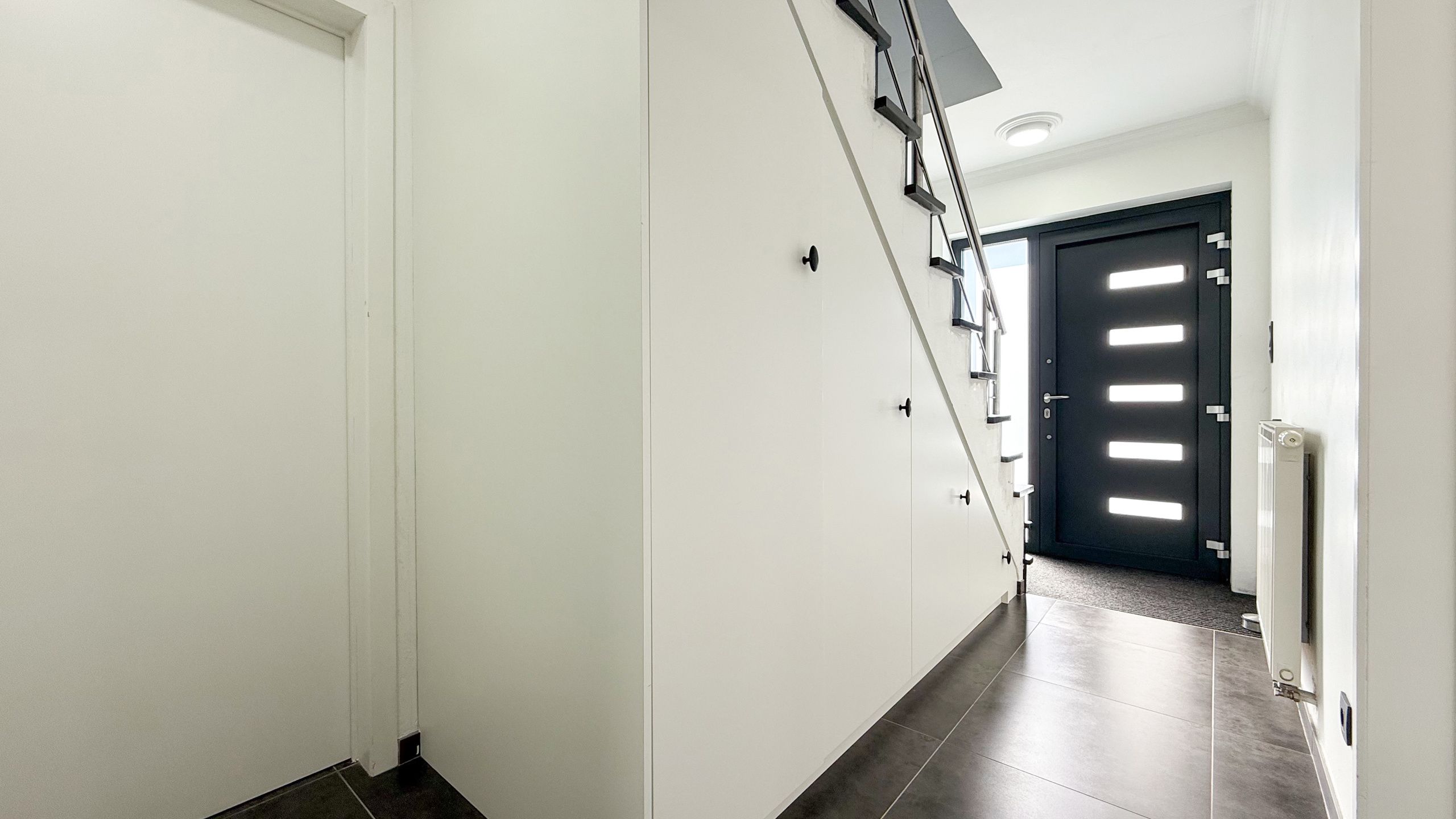 Instapklare woning met 4 spks en volledig aangelegde tuin! foto 17