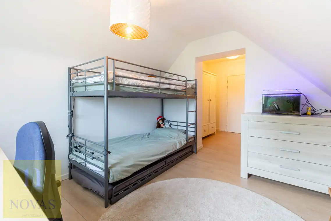 Prachtige woning, zonnepanelen, warmtepomp, thuisbatterij, 4 slaapkamers, bouwjaar 2015 foto 19