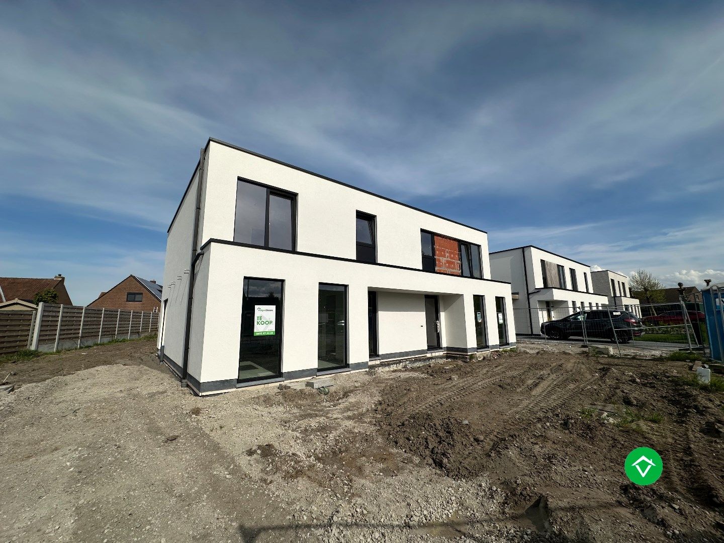 Halfopen nieuwbouwwoning met 3 slaapkamers te Koekelare  foto {{pictureIndex}}