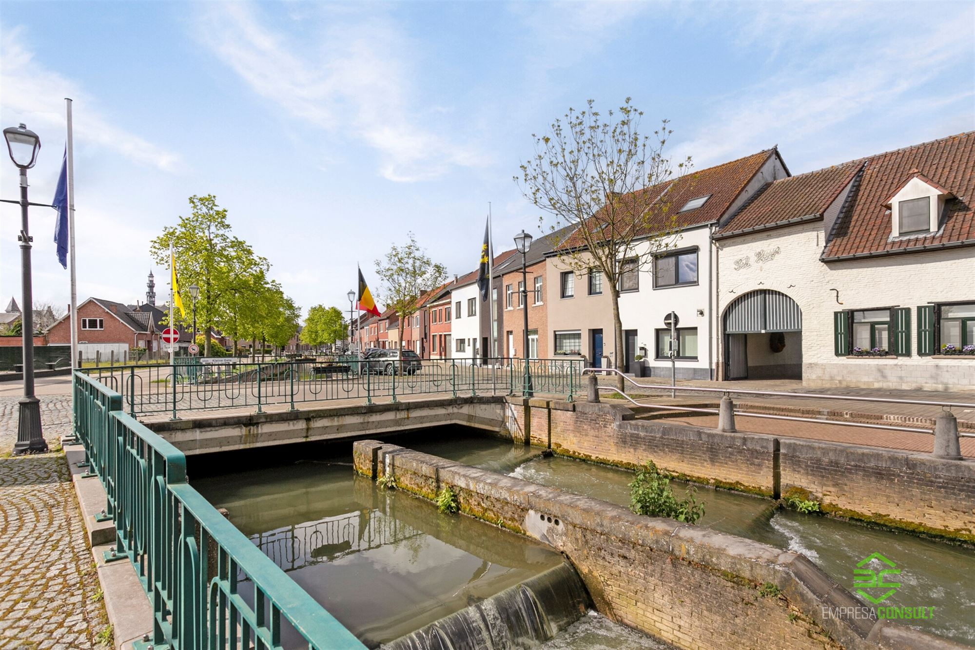 Instapklare gezinswoning met 4 slpk in het centrum en ruime tuin! foto 5