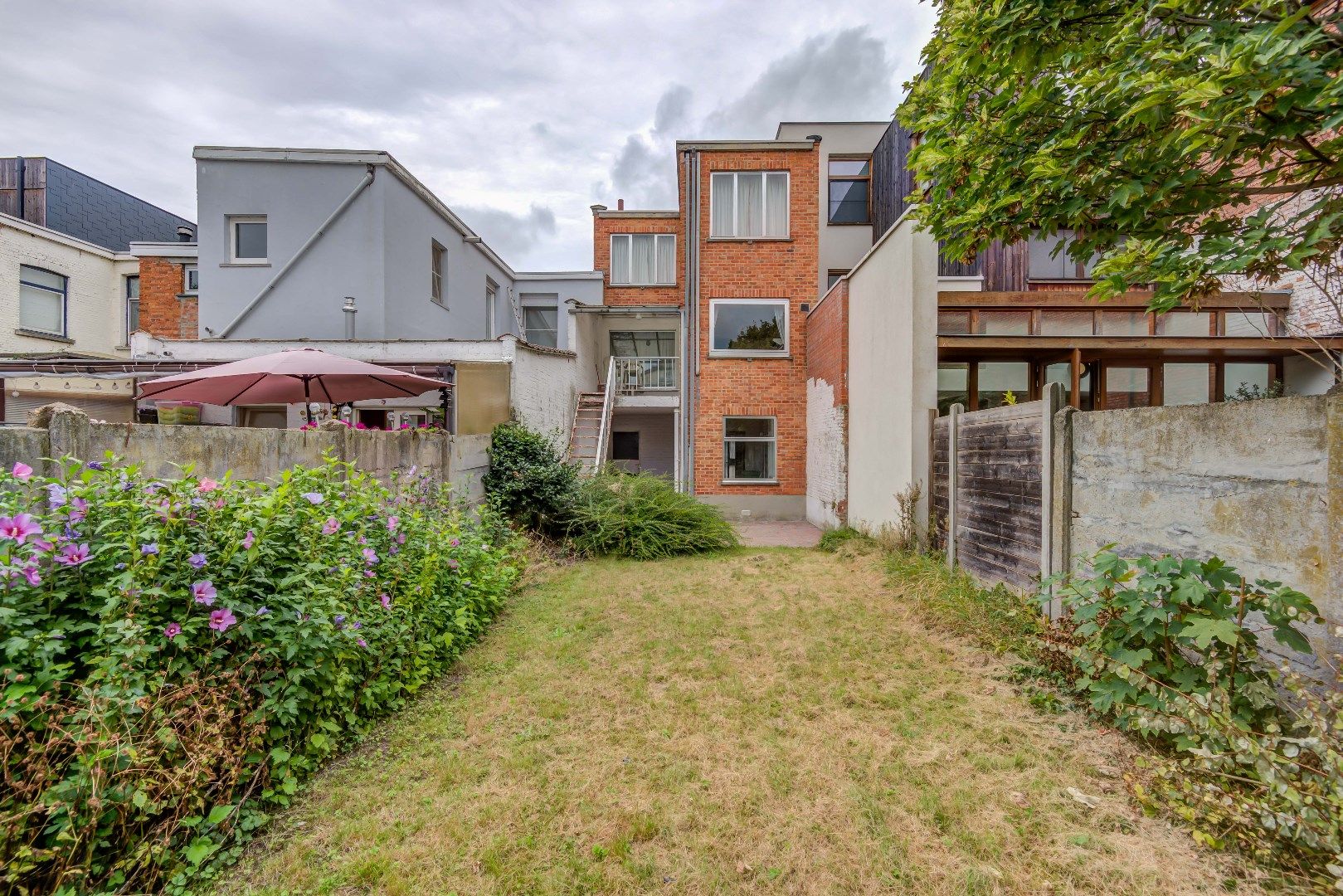 Rijwoning met 3 slaapkamers , garage en tuin foto 19