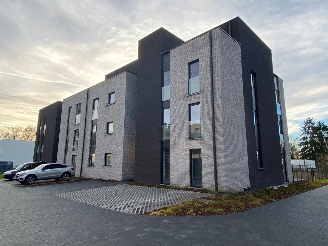 Recent appartement op de 1ste verdieping te Hasselt foto 2