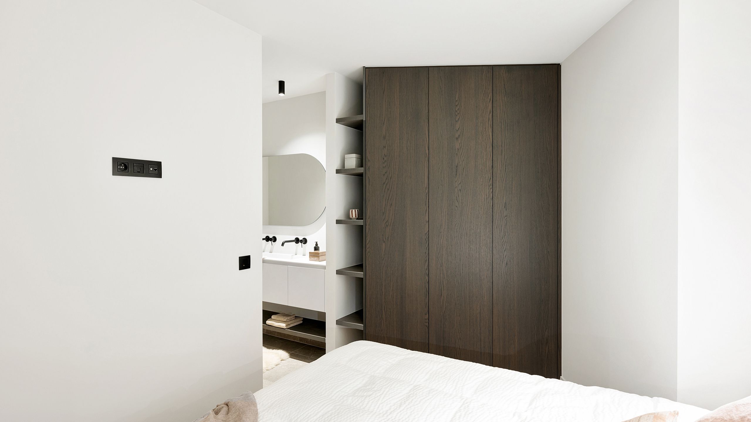 Exclusief high-end appartement in iconisch gebouw aan RBSC. foto 31