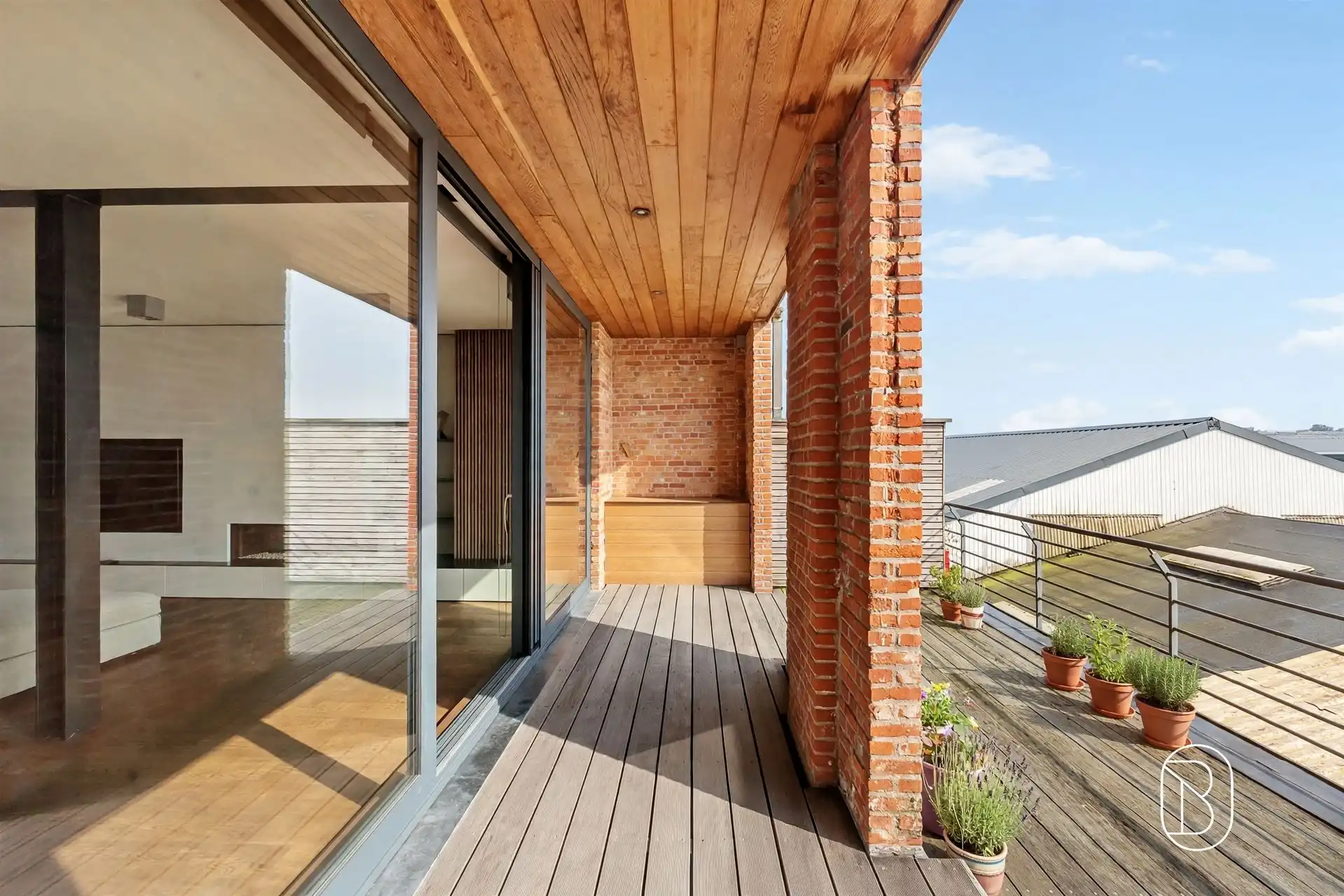 Exclusieve loft met ruim terras en zwemvijver in Gent foto 2