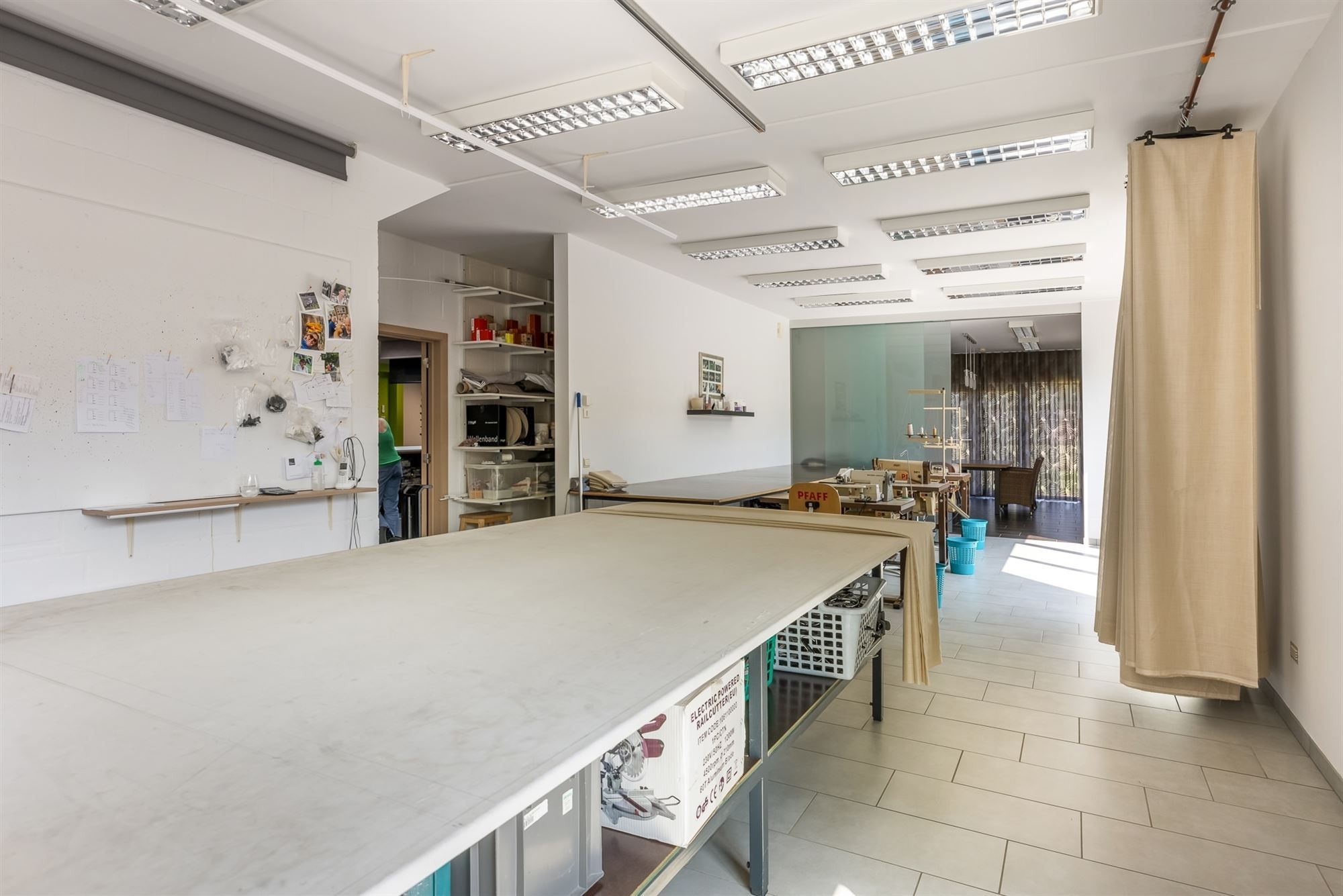 COMMERCIËLE RUIMTE + BIJHOREND APPARTEMENT MET 3 SLAAPKAMERS OP EEN PERCEEL VAN 1257M² TE LEOPOLDSBURG foto 13