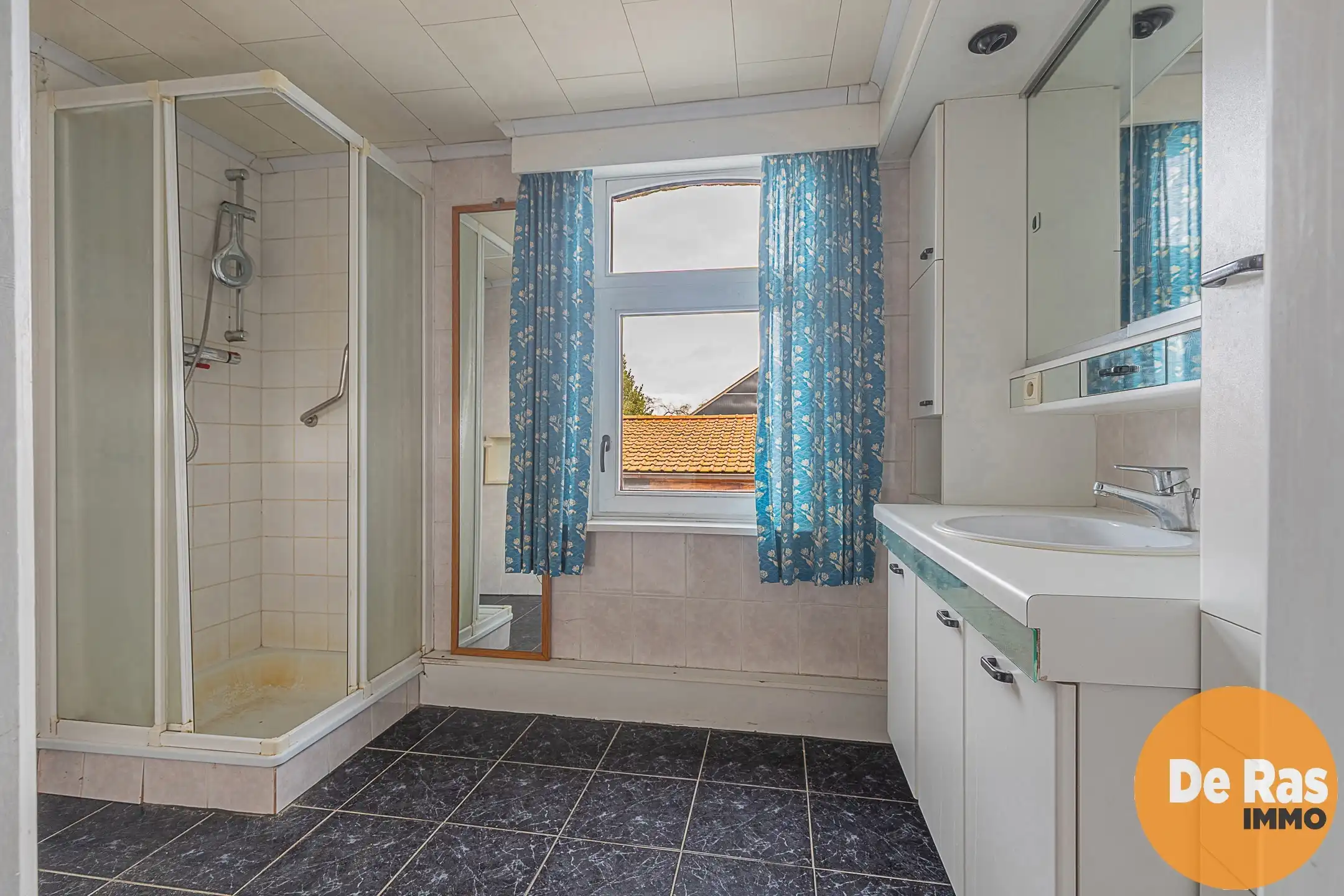 ROZEBEKE - Karakteristieke burgerwoning met loods foto 12