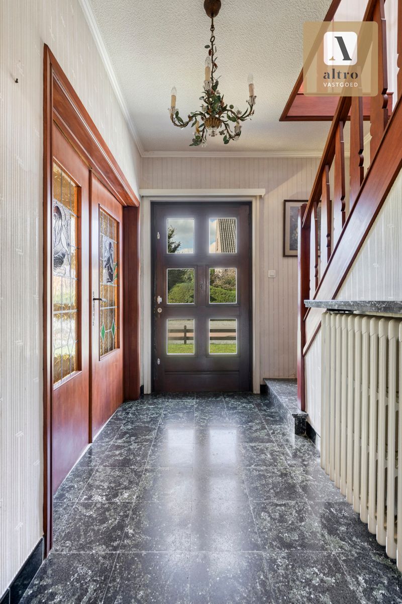 Te renoveren woning met veel potentieel in Aalter foto 4