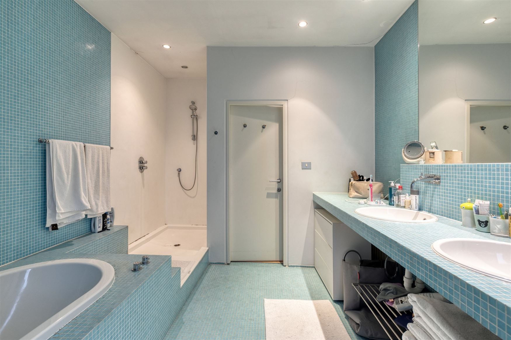 Ruime moderne villa foto 14