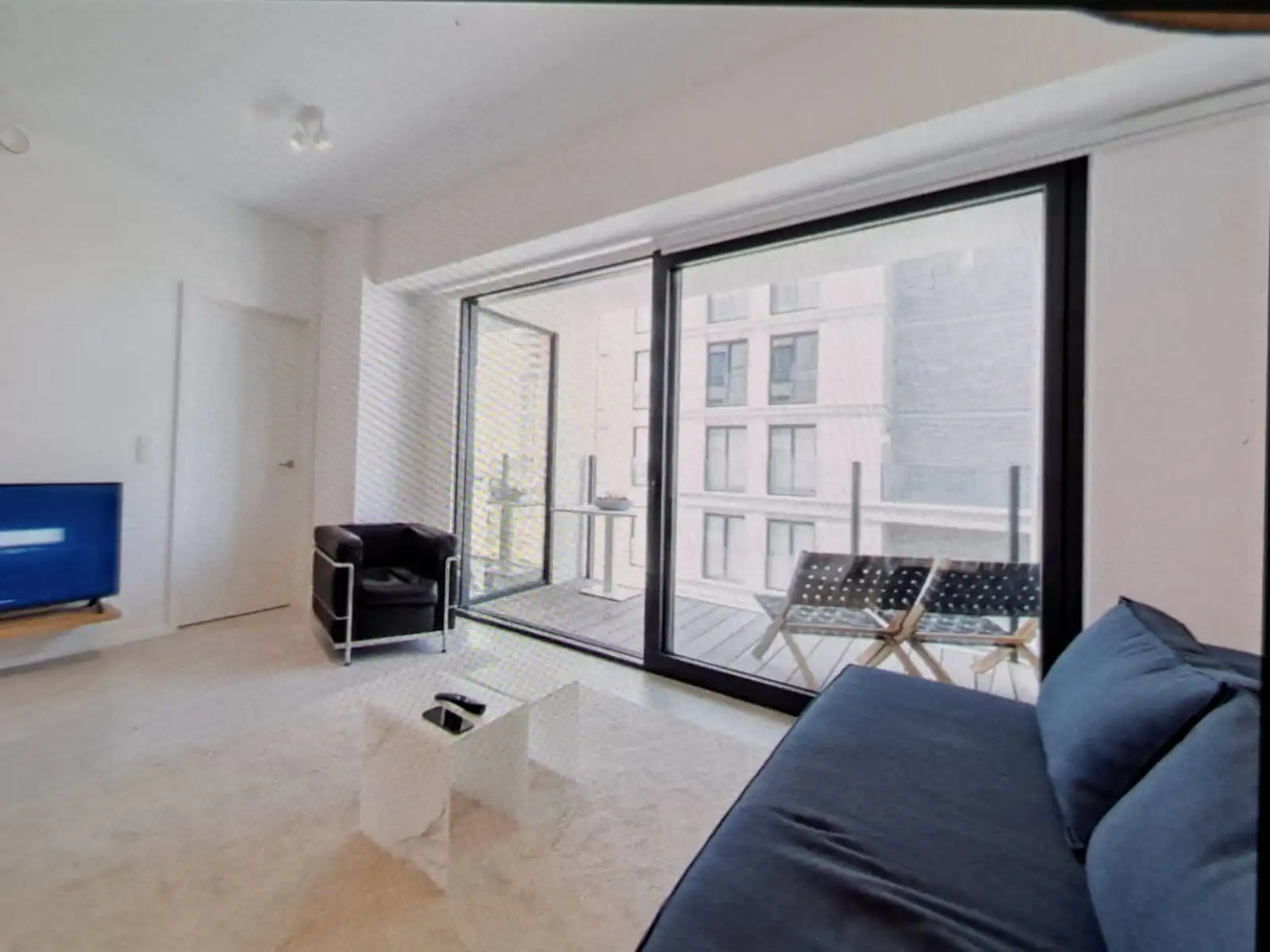 Stijlvol appartement met ondergrondse parkeerplaats foto 2