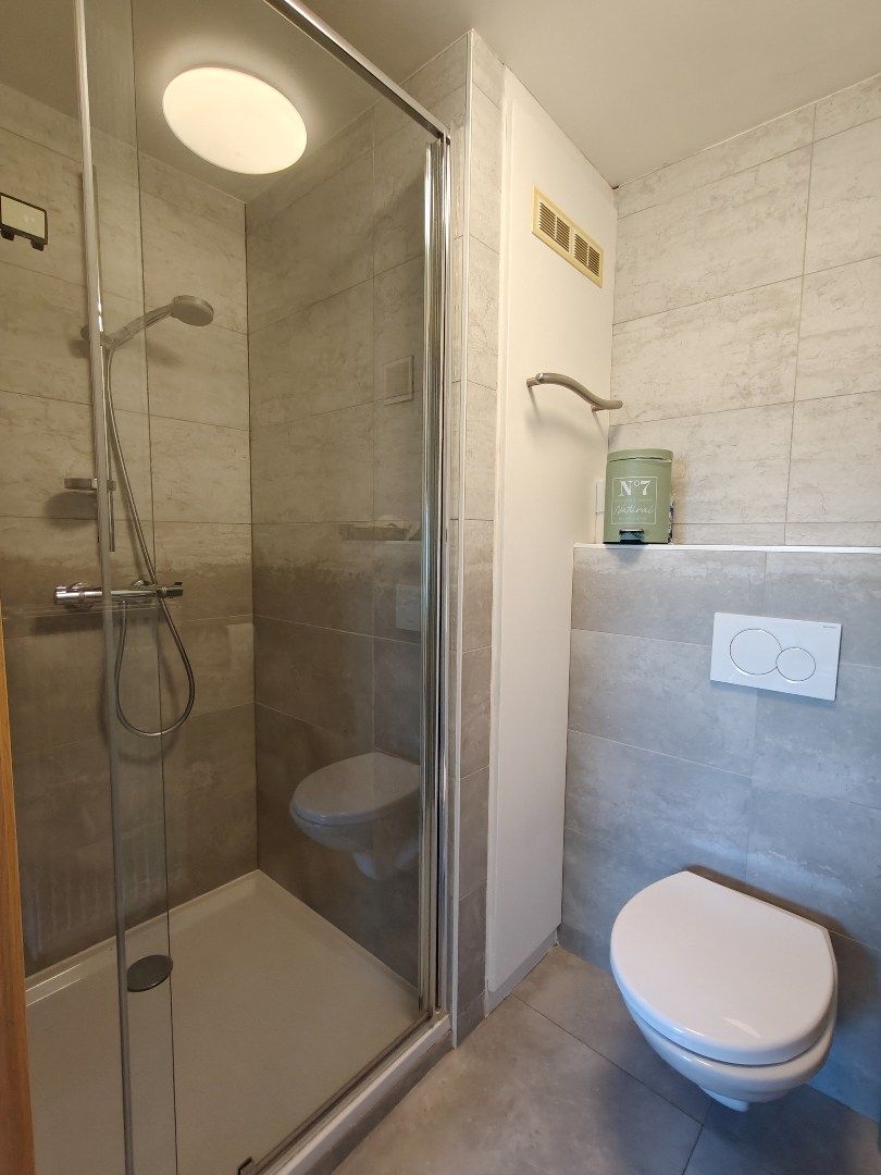Prachtige rijwoning te huur in Overmere! foto 8