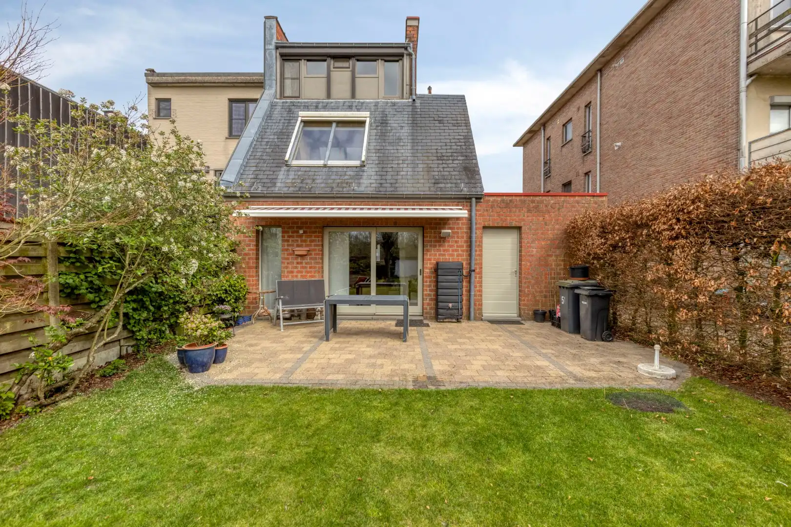 Riante gezinswoning met tuin en garage foto 17