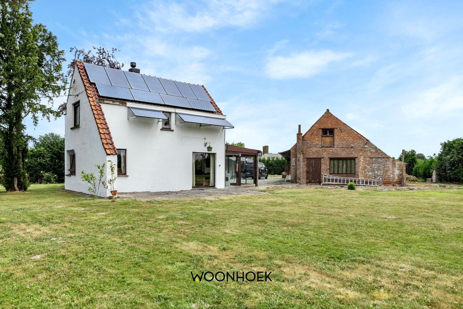 Woning met 2 magazijnen op uniek perceel! foto 2