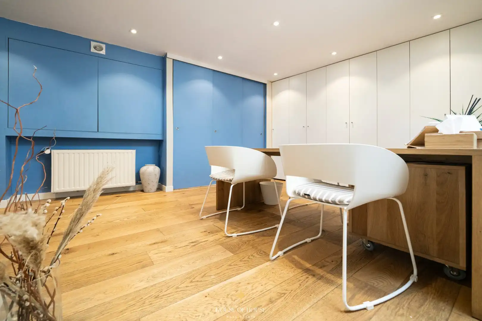 Charmante hoekwoning met praktijkruimte & dakterras in het hart van Brugge. foto 17