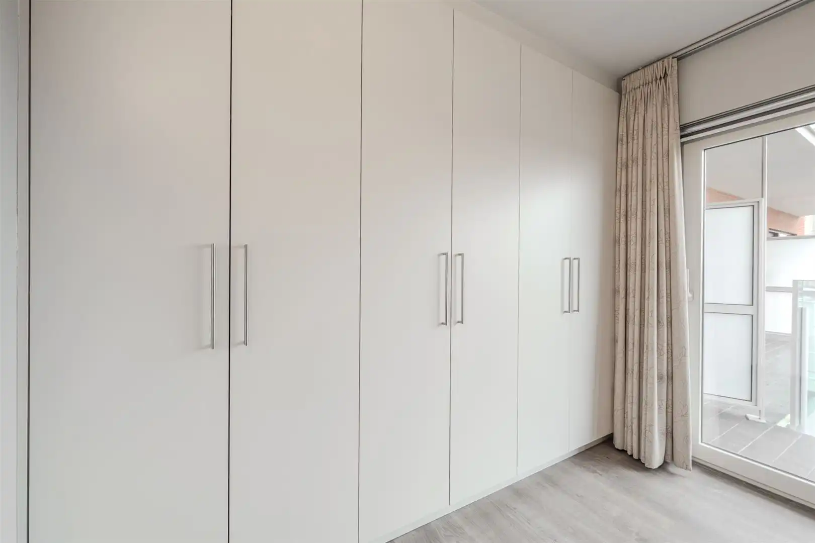 Instap klaar 1-slaapkamer appartement met schuin zeezicht foto 20