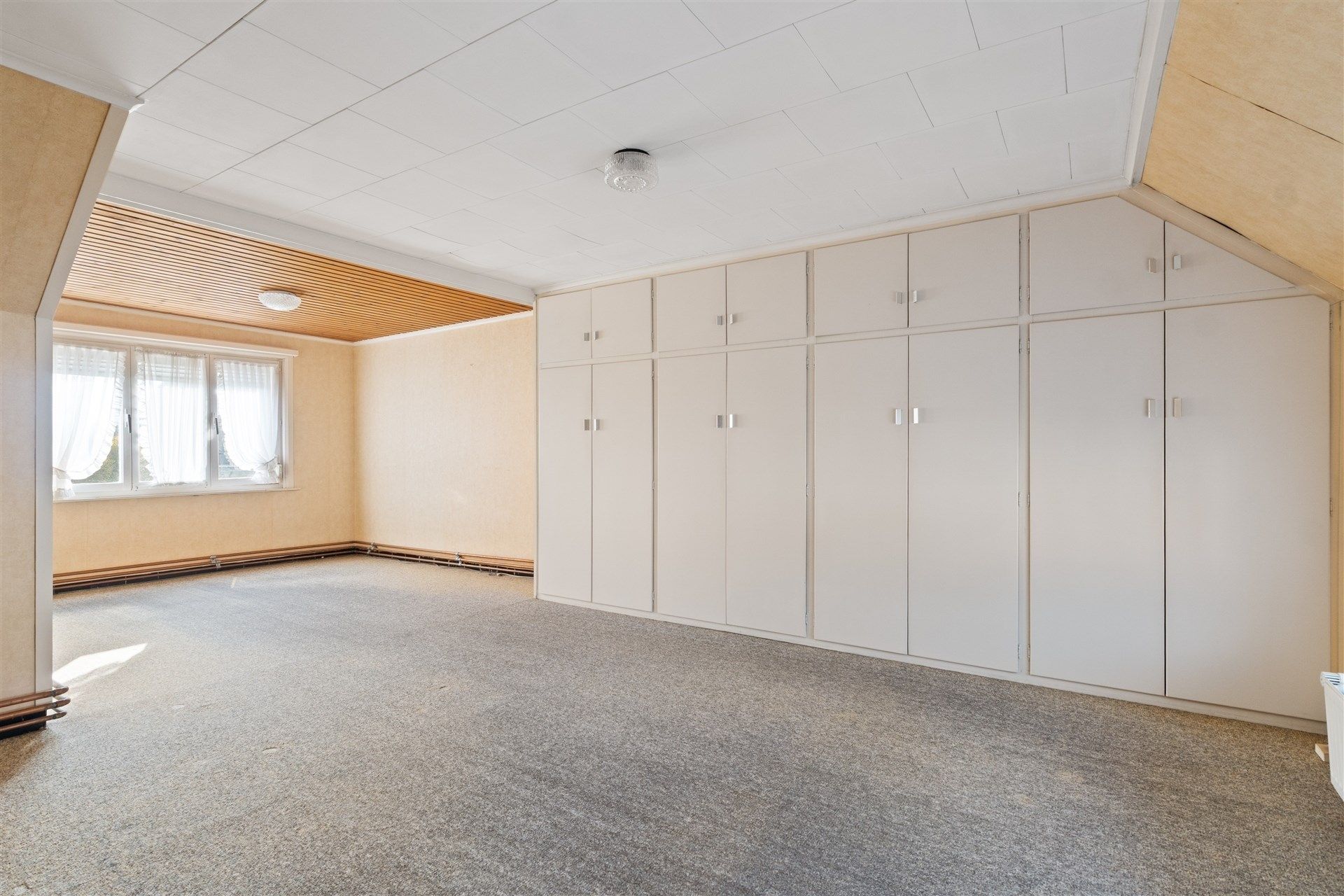 op te knappen woning met leuke tuin en inpandige garage. foto 16