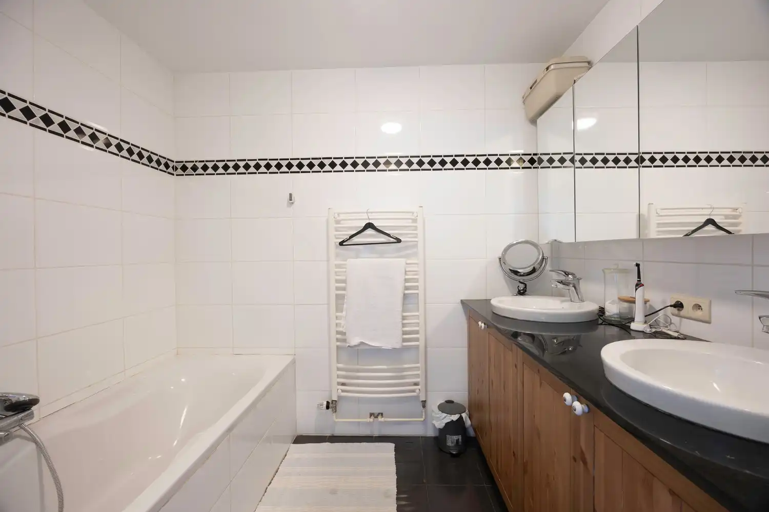 Ruim appartement met prachtig zeezicht foto 12