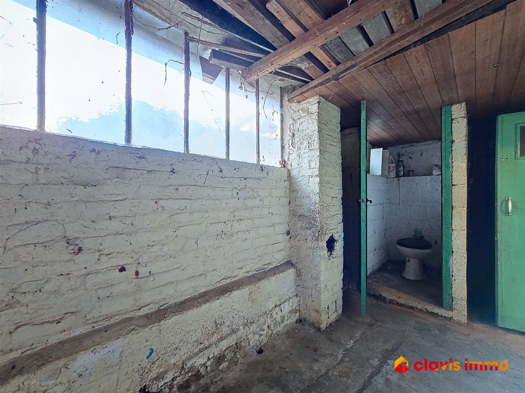 Volledig te renoveren woning met tal van mogelijkheden foto 5