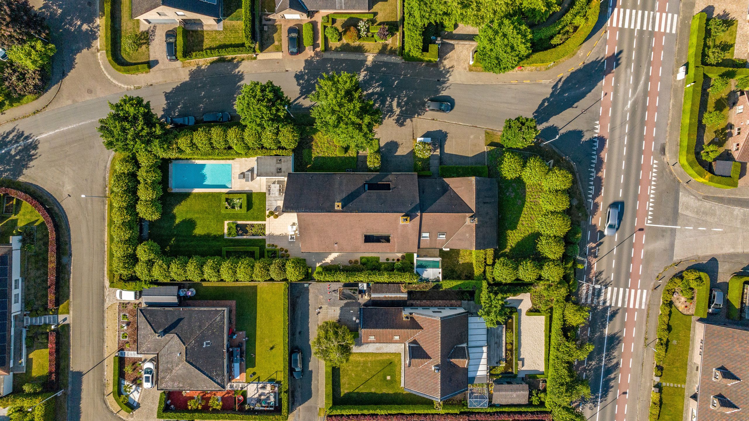 LUXE VILLA met 5 SLK, tuin met zwembad & PRAKTIJK foto {{pictureIndex}}