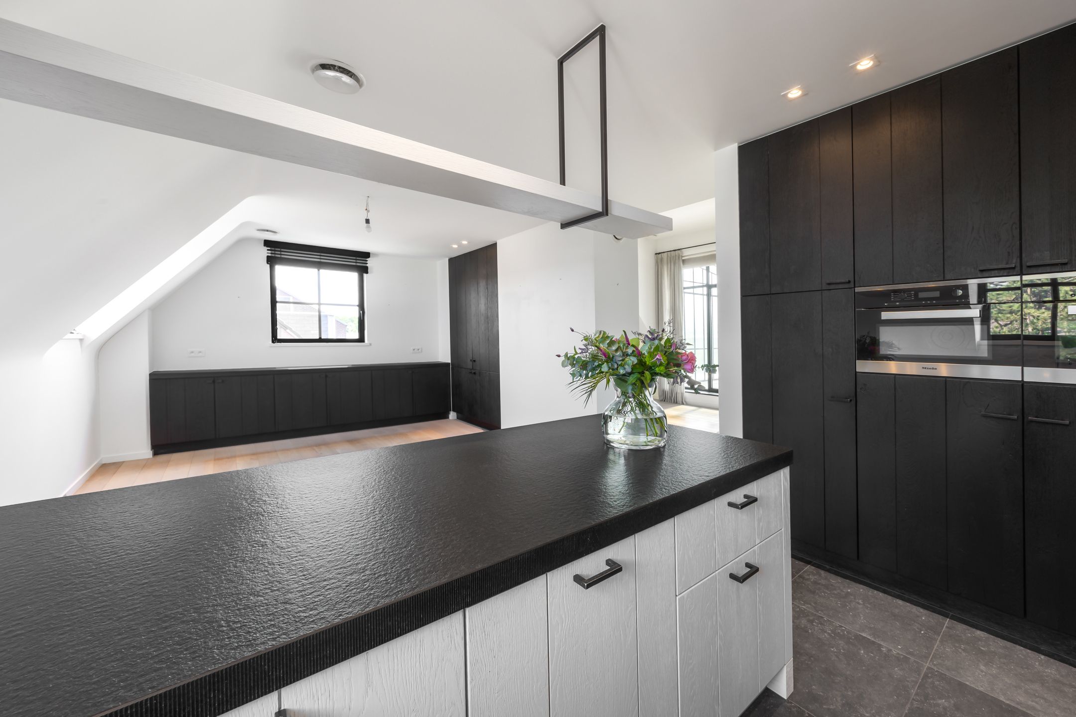 Luxe afgewerkte penthouse met groot zonneterras foto 19