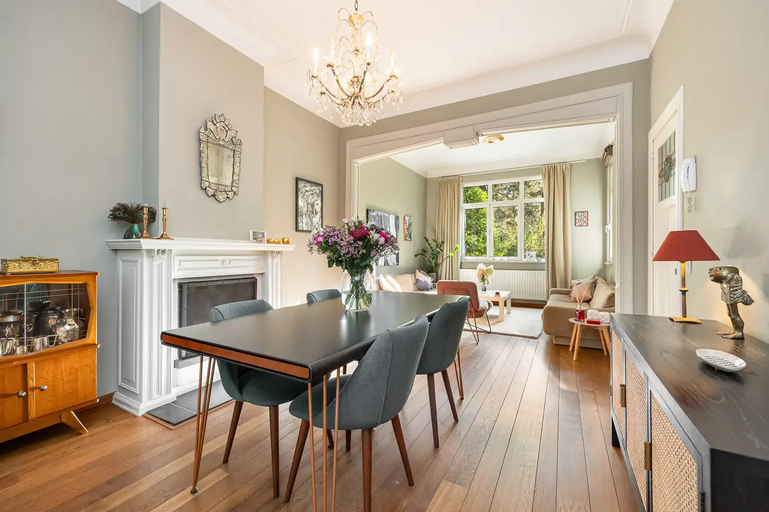 Instapklare en karaktervolle villa op toplocatie, gelegen op een ruim perceel van +-2450m², omgeven door rust, privacy en groen foto 8
