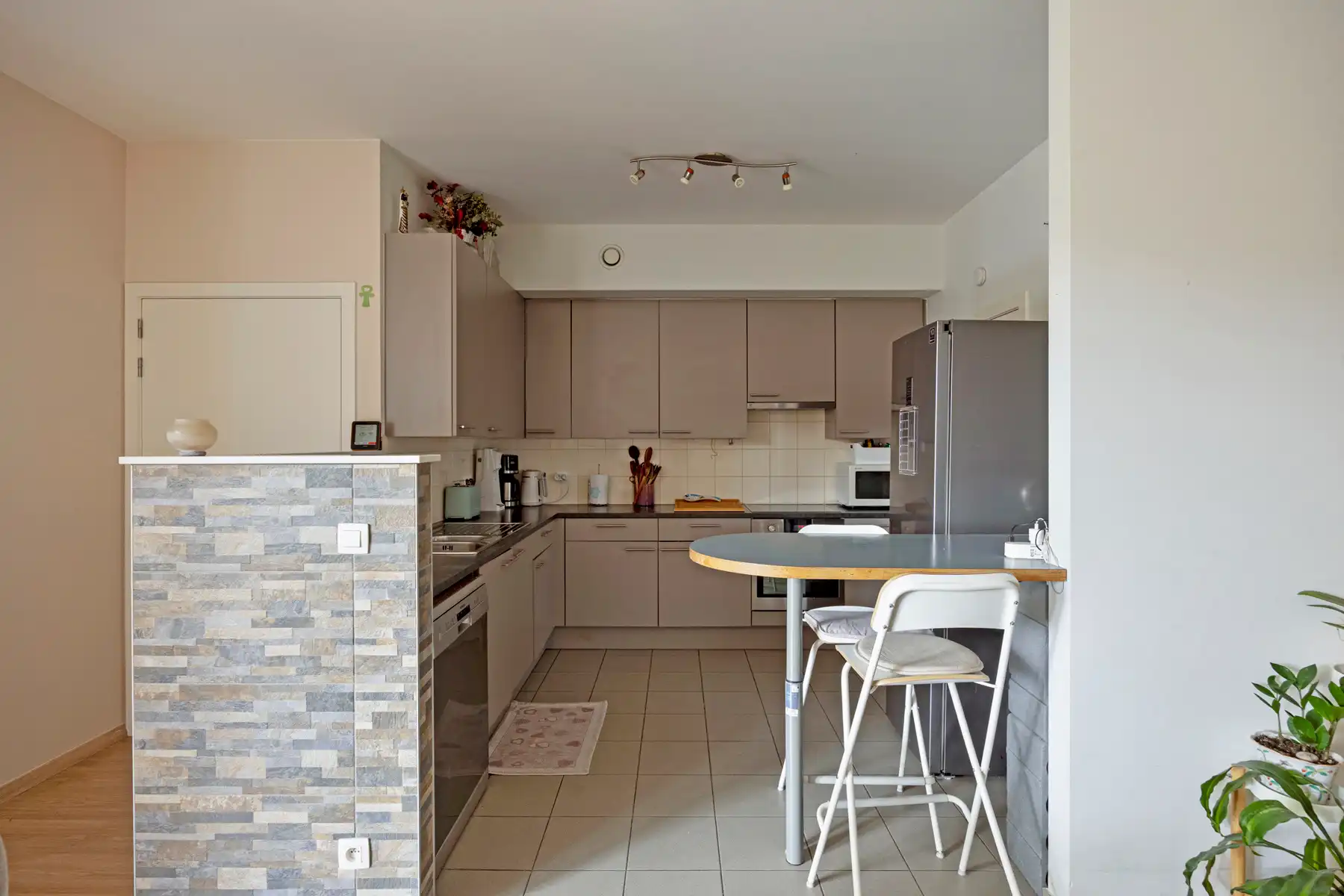 Appartement met 3 slaapkamers, 2 badkamers en staanplaats foto 7
