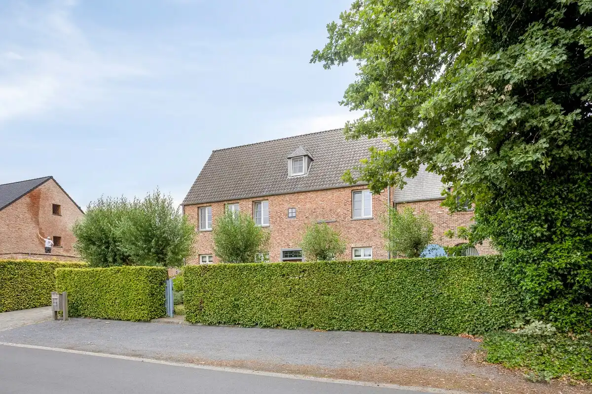 Exclusieve villa met oa 5 slaapkamers en verwarmde zwemvijver  op 2.070 m². foto 39