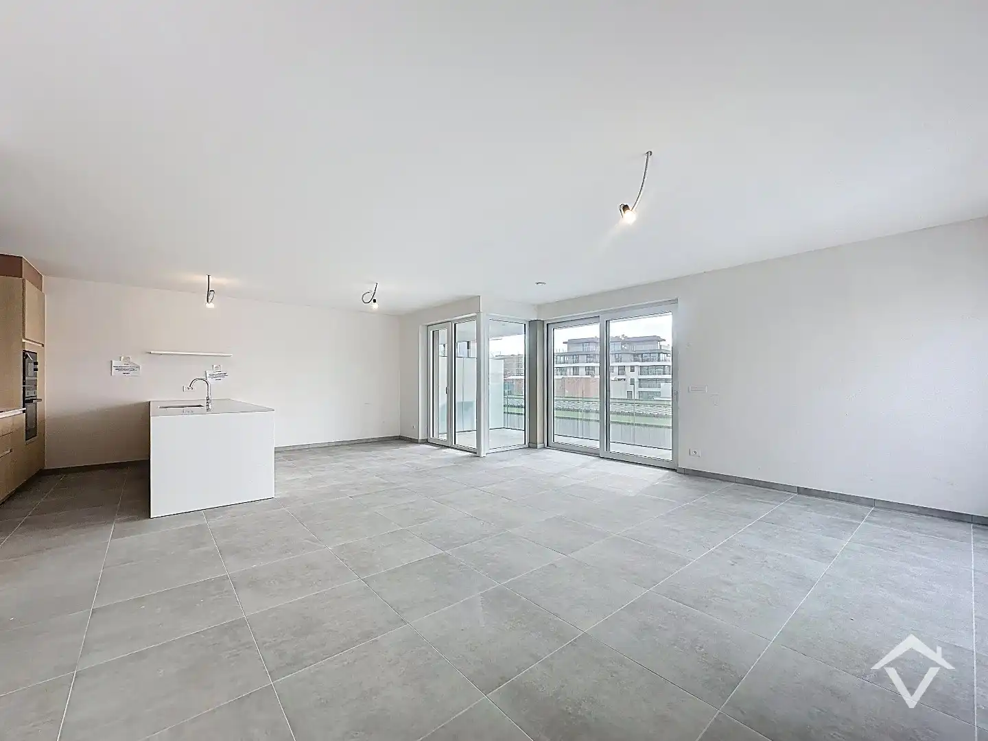 Wonen nabij jachthaven en zee - ruim appartement met terras en drie slaapkamers foto 8
