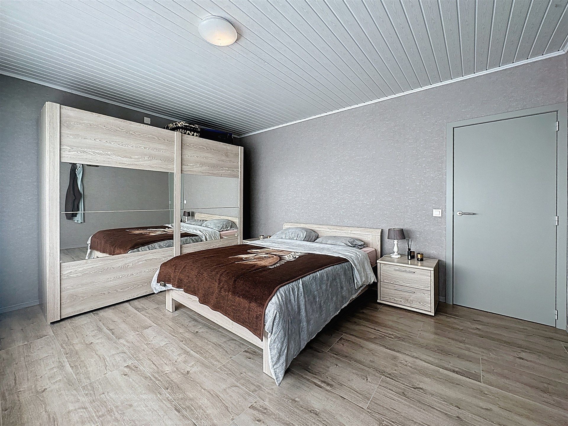 prachtige instapklare woning met stadstuin in Beveren Centrum! foto 10