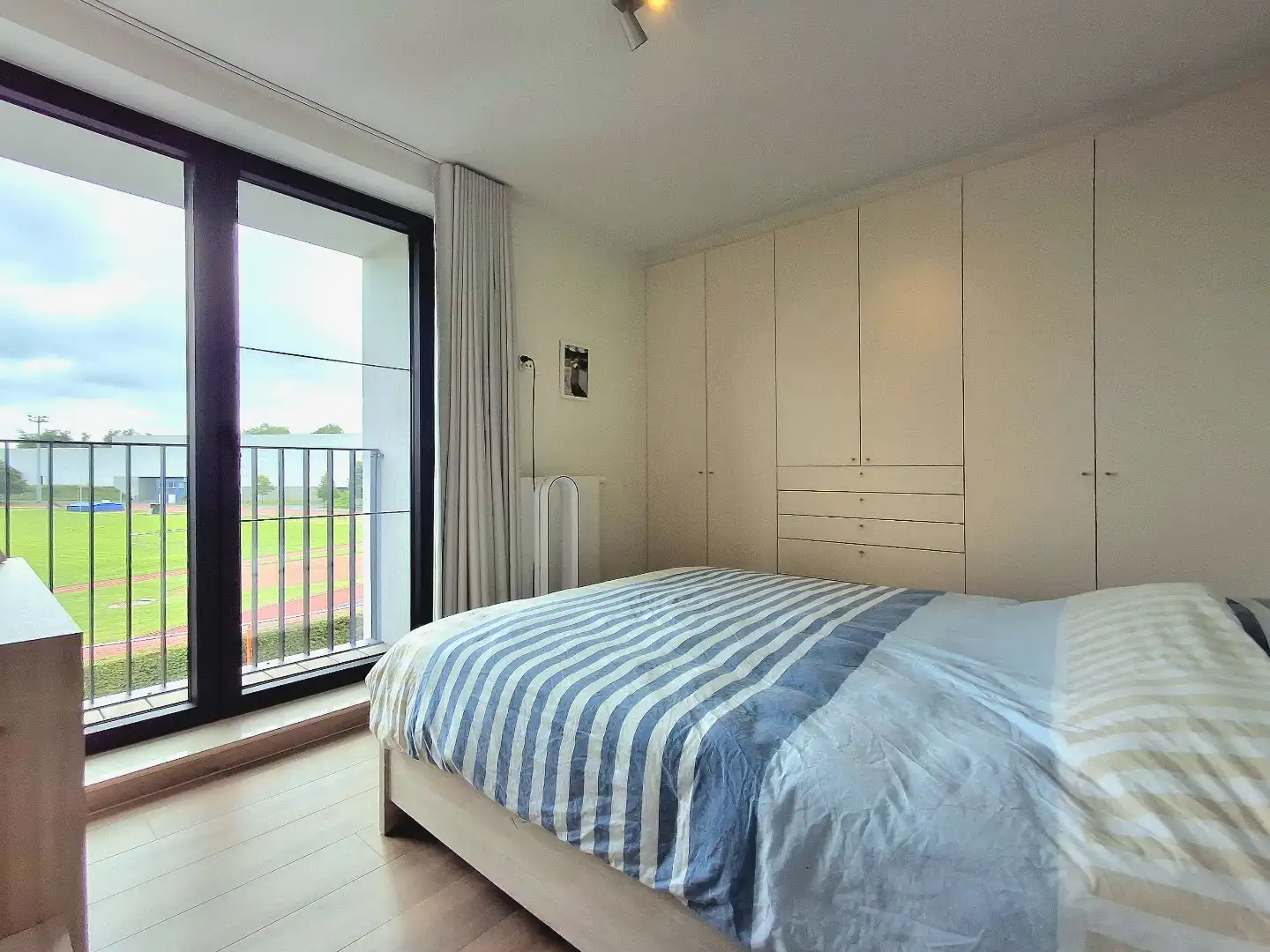 KWALITATIEF EN ENERGIEZUINIG NIEUWBOUWAPPARTEMENT MET 1 SLAAPKAMER EN AUTOSTAANPLAATS foto 5