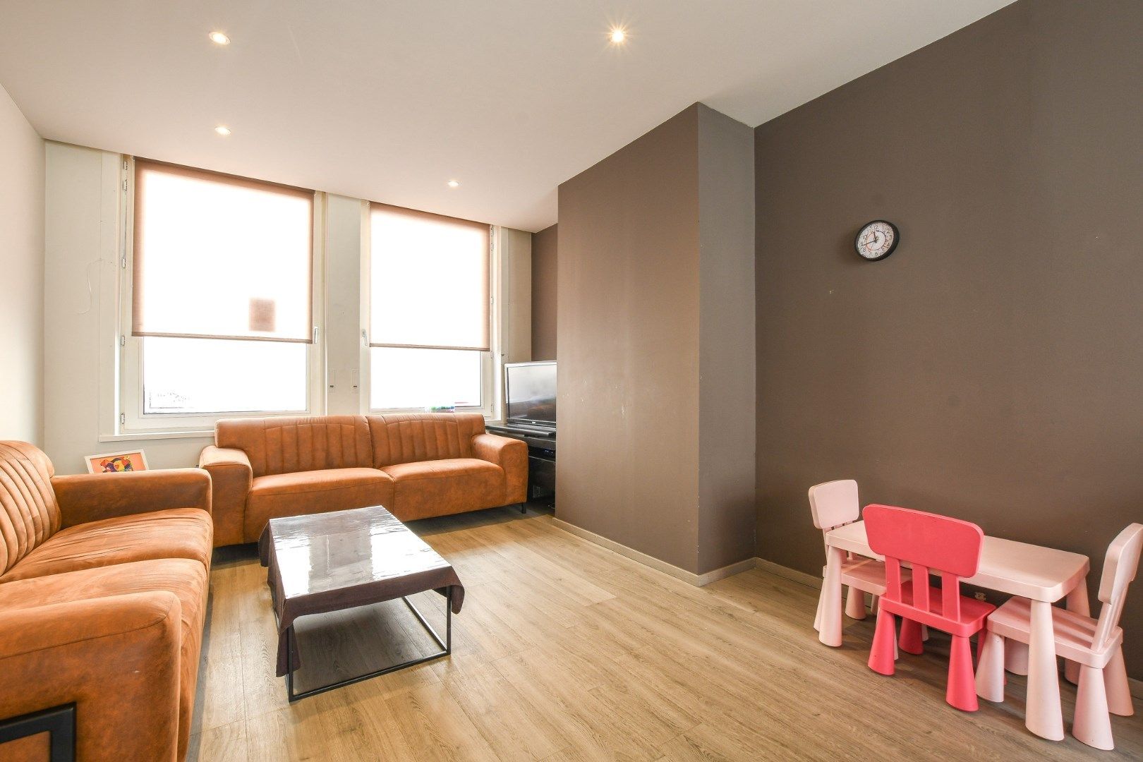 Ruime woning op 50 meter van de zee in Blankenberge foto 9